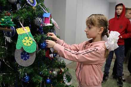 На ПДМ прошел новогодний праздник для воспитанников детского дома